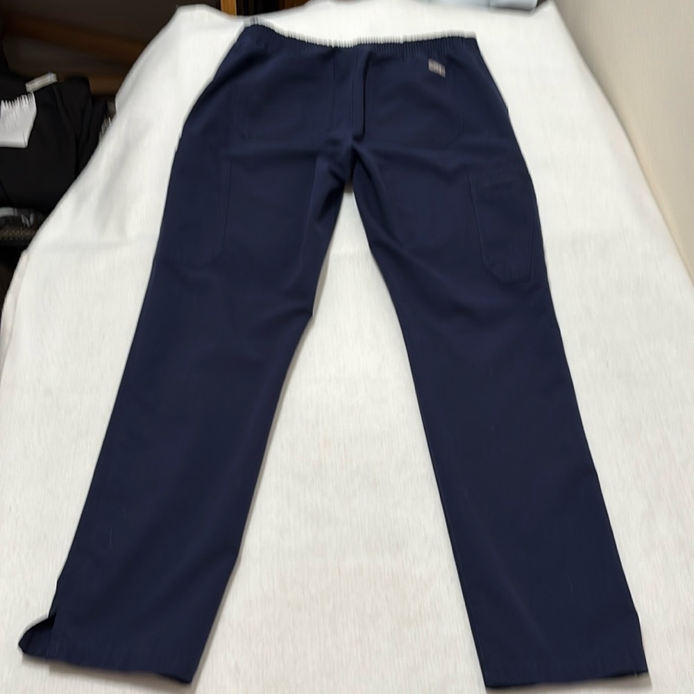 Scrub Set - Picture 7 of 9